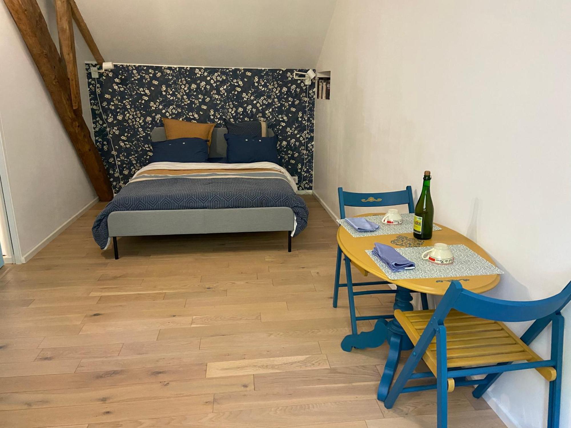 Chambre Double Avec Salle De Bains Privee Quintin Exterior photo